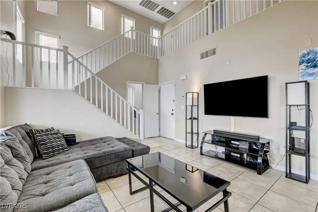 4977 Vacaville, Las Vegas, NV 89139