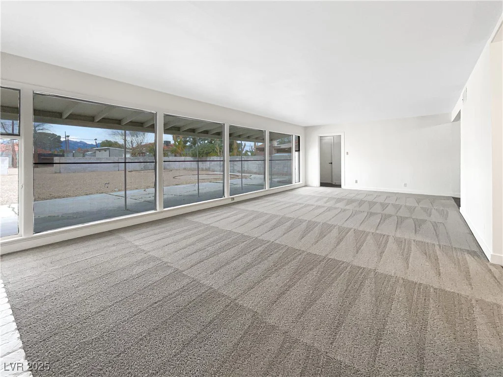810 Kenny, Las Vegas, NV 89107