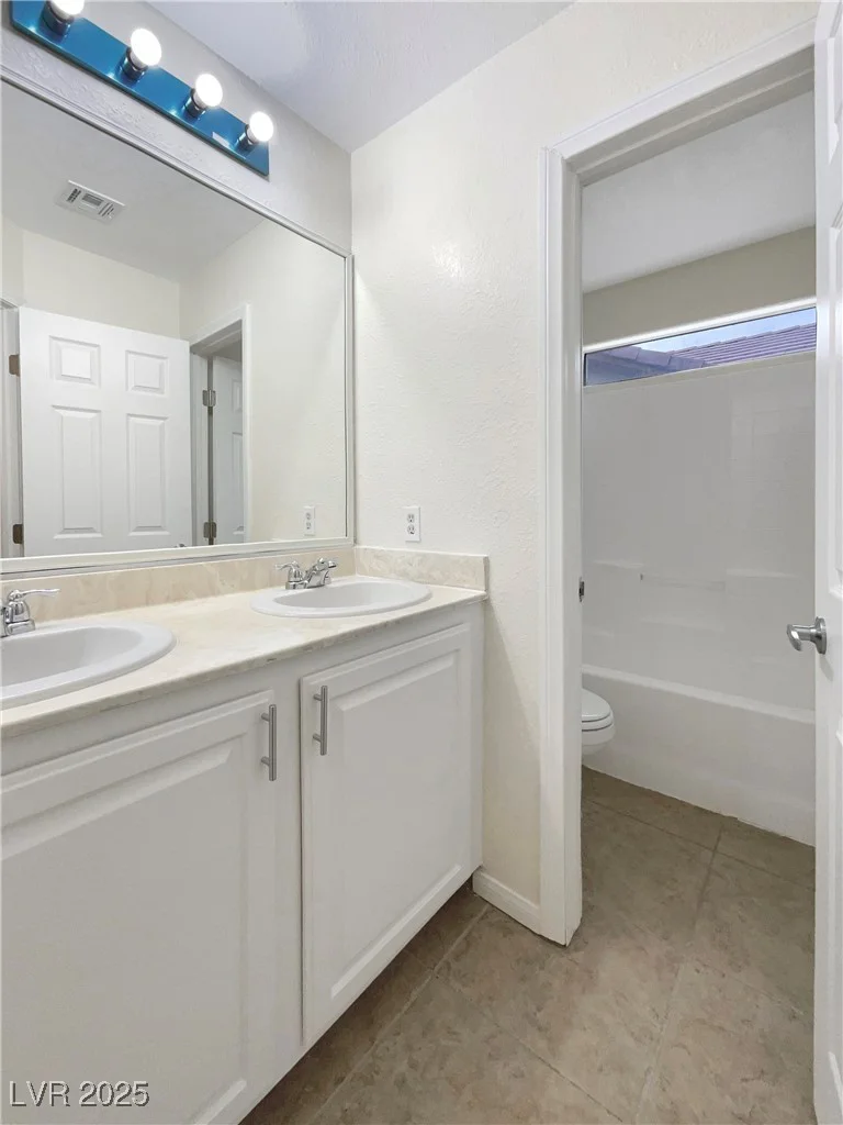 6228 Grace Mountain, Las Vegas, NV 89115