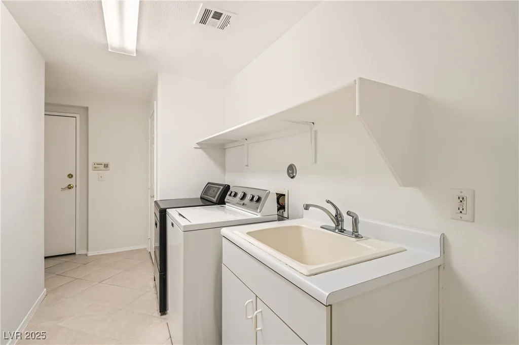 10800 Amber Ridge, Las Vegas, NV 89144