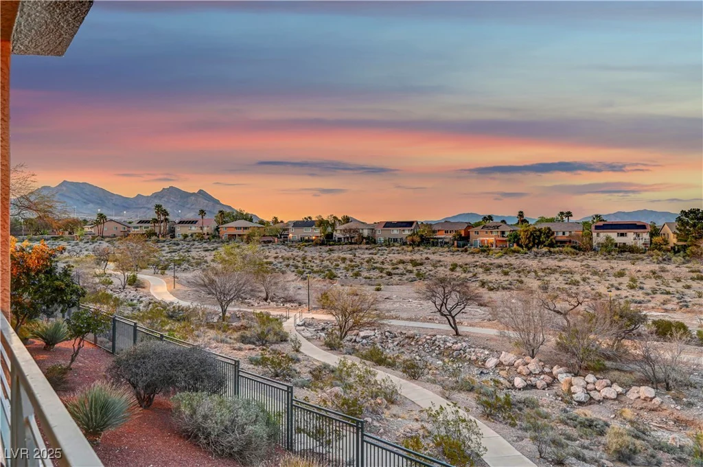 10800 Amber Ridge, Las Vegas, NV 89144