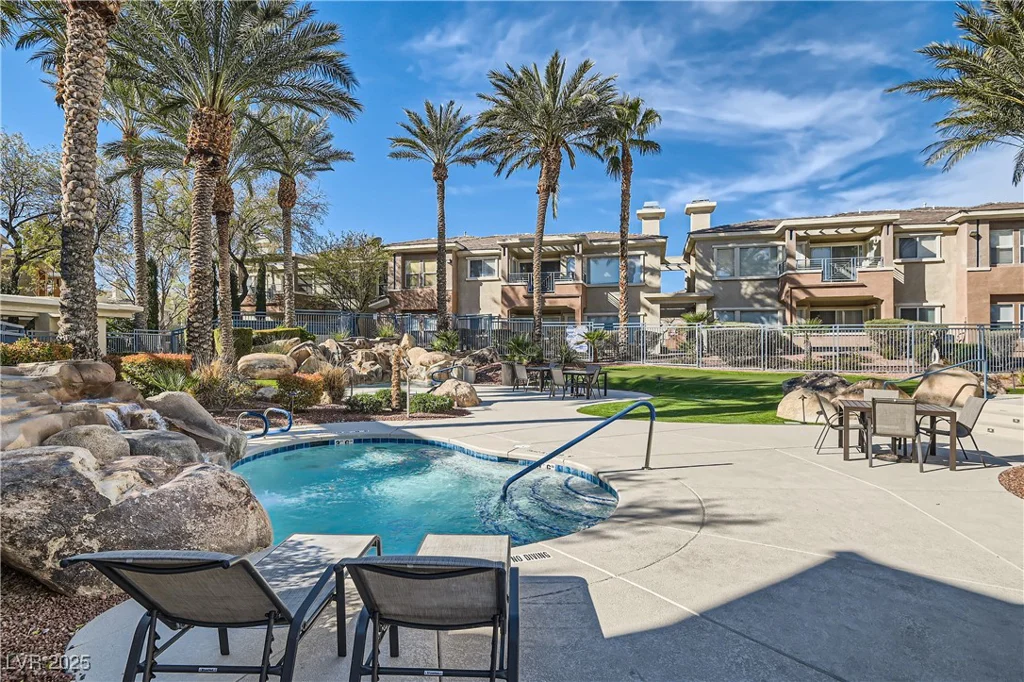 10800 Amber Ridge, Las Vegas, NV 89144