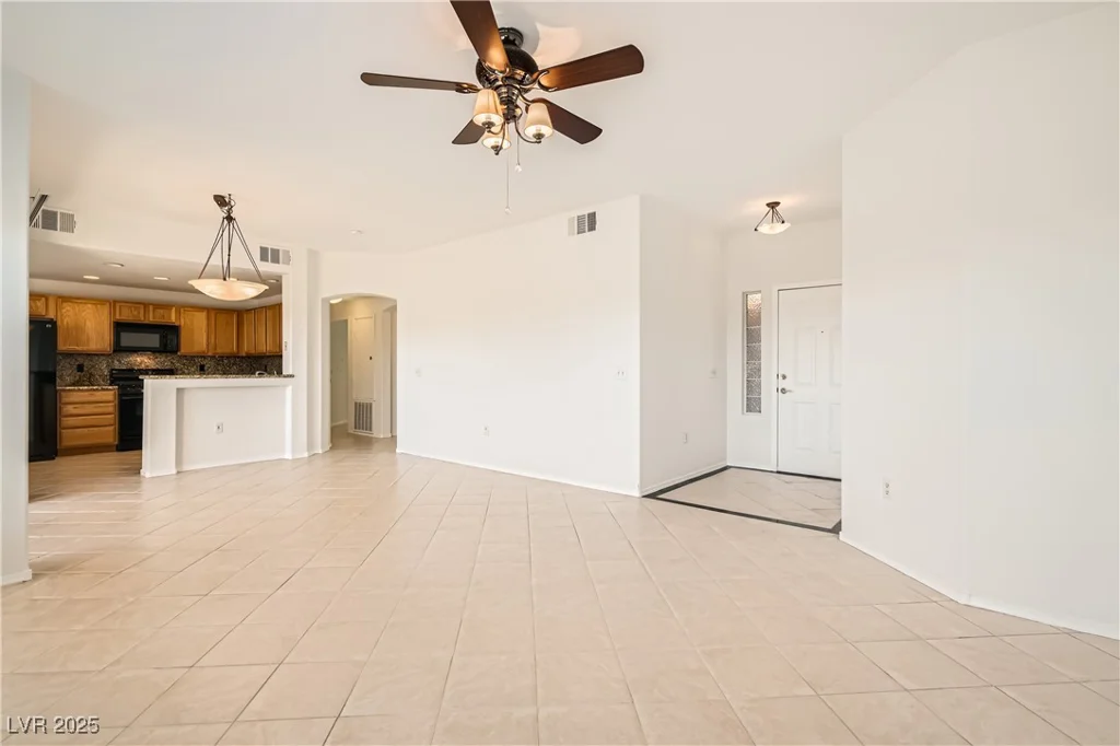 10800 Amber Ridge, Las Vegas, NV 89144