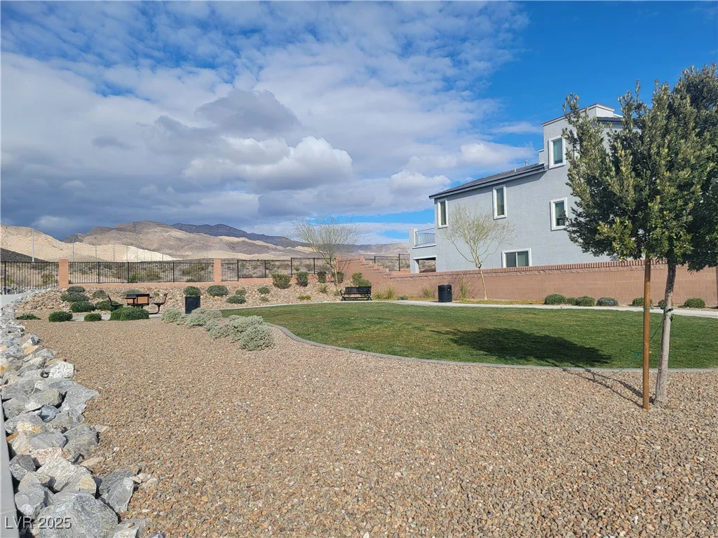 10819 Far Country, Las Vegas, NV 89129