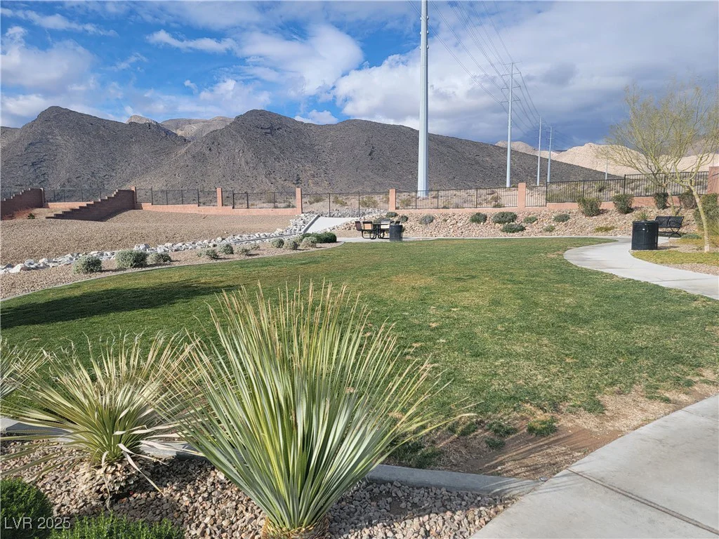 10819 Far Country, Las Vegas, NV 89129