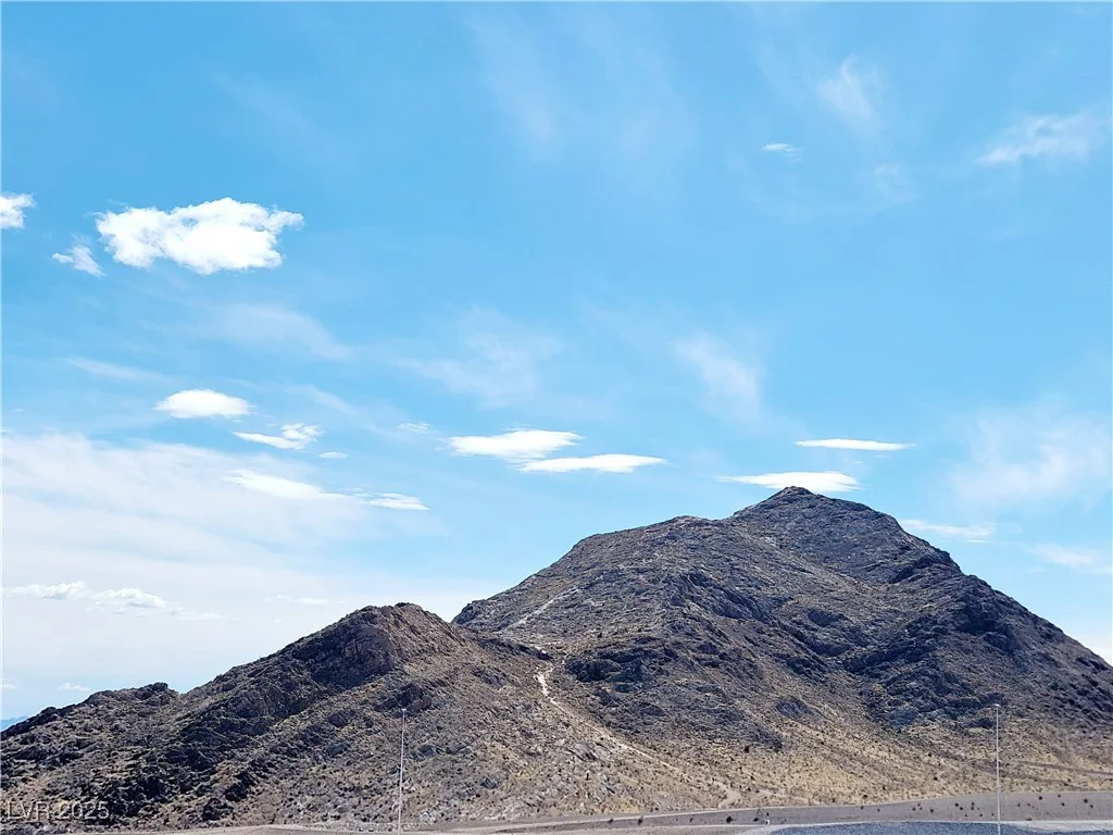 10819 Far Country, Las Vegas, NV 89129
