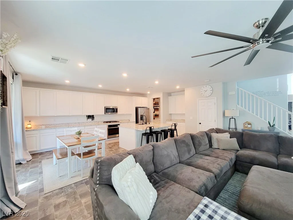 10819 Far Country, Las Vegas, NV 89129