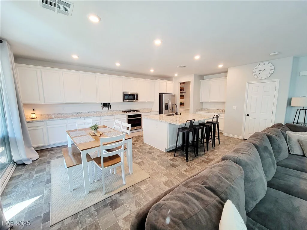10819 Far Country, Las Vegas, NV 89129