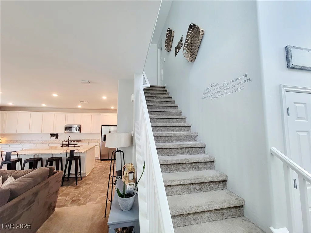 10819 Far Country, Las Vegas, NV 89129