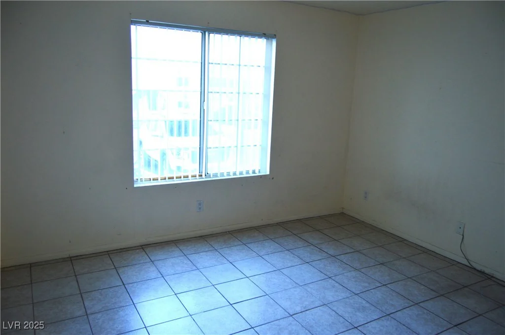 2121 Sealion, Las Vegas, NV 89128