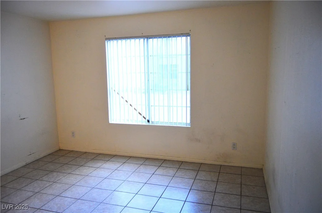 2121 Sealion, Las Vegas, NV 89128