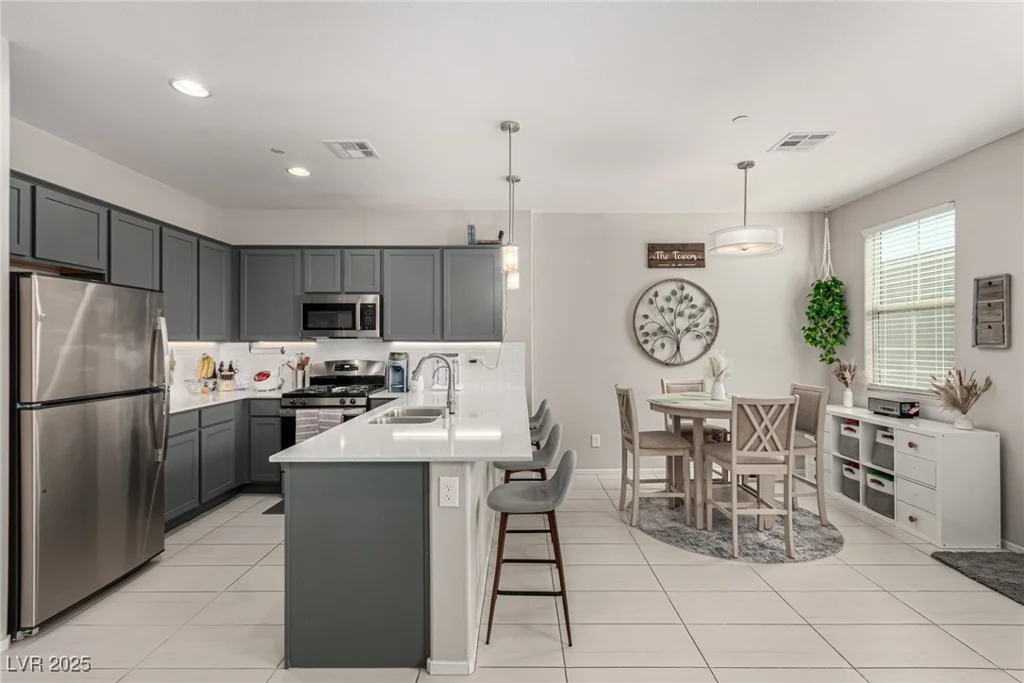 703 Sleeping City, Henderson, NV 89015