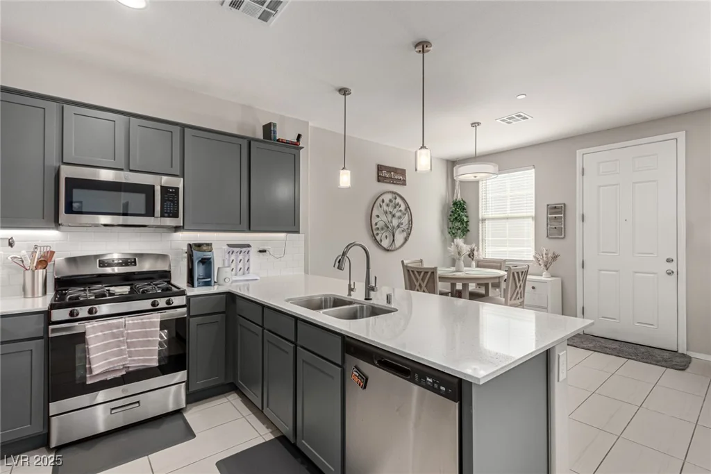 703 Sleeping City, Henderson, NV 89015