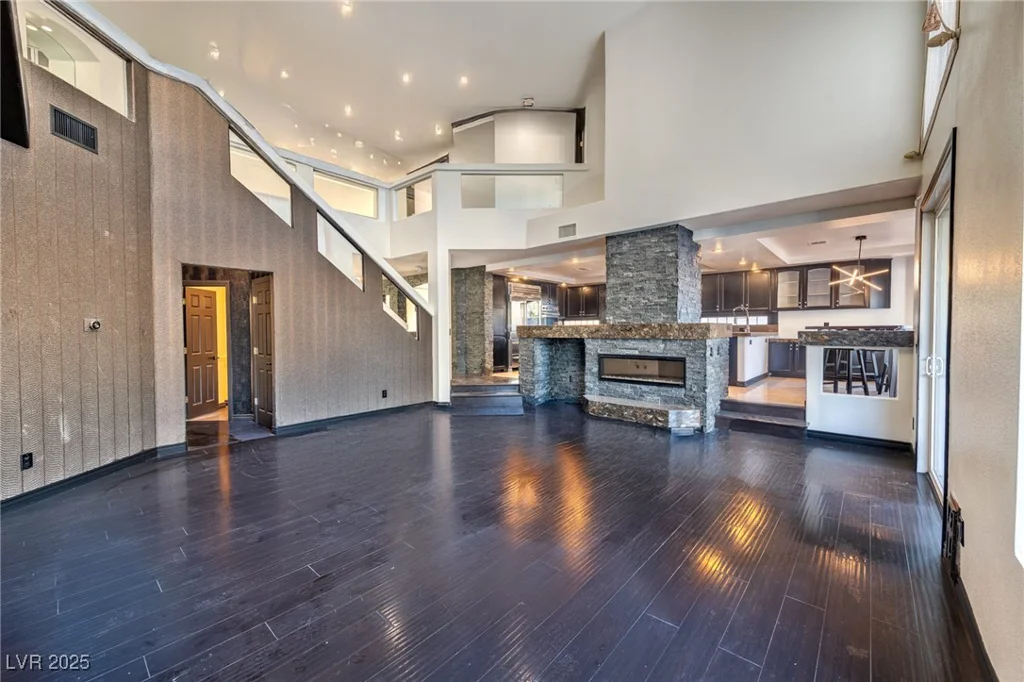 7520 Jacaranda Bay, Las Vegas, NV 89139