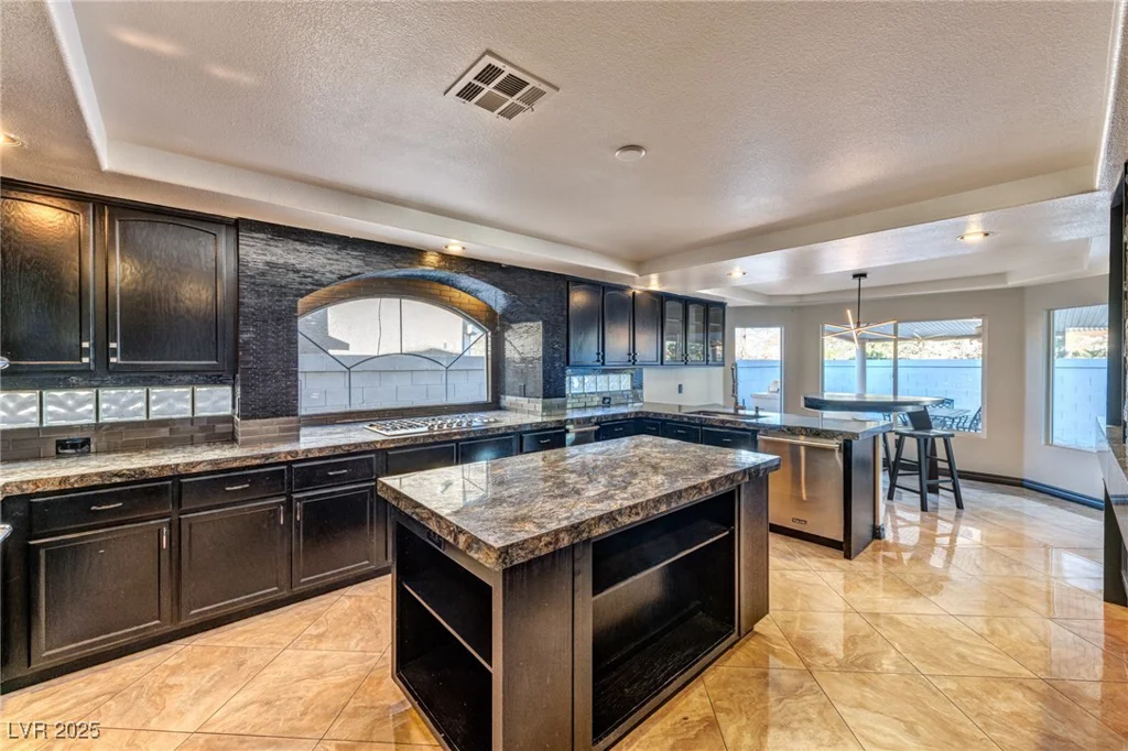 7520 Jacaranda Bay, Las Vegas, NV 89139