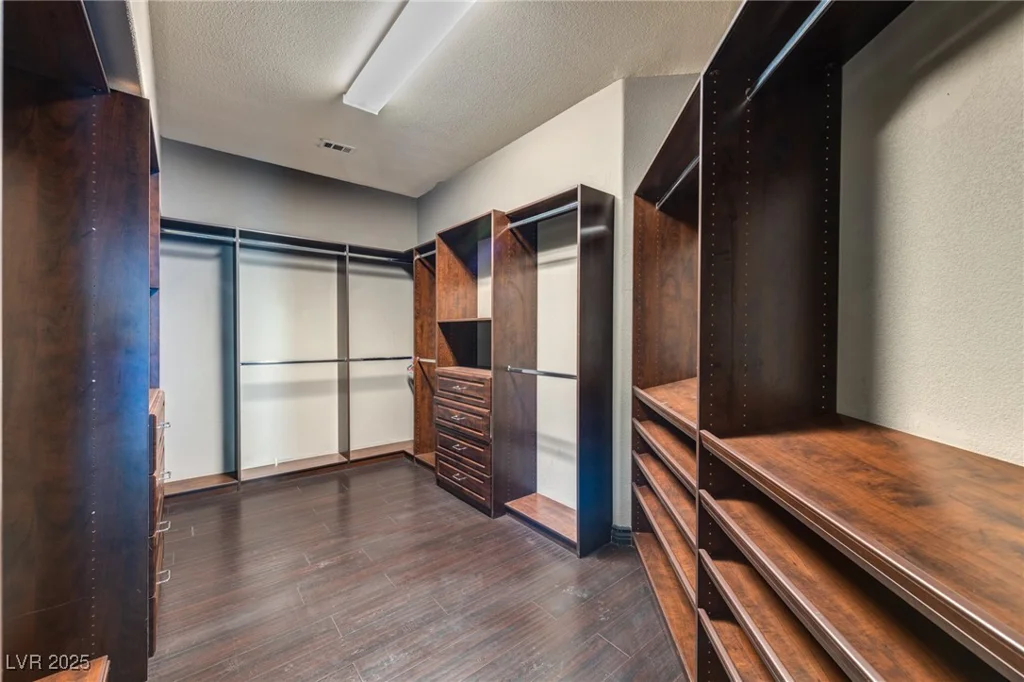 7520 Jacaranda Bay, Las Vegas, NV 89139