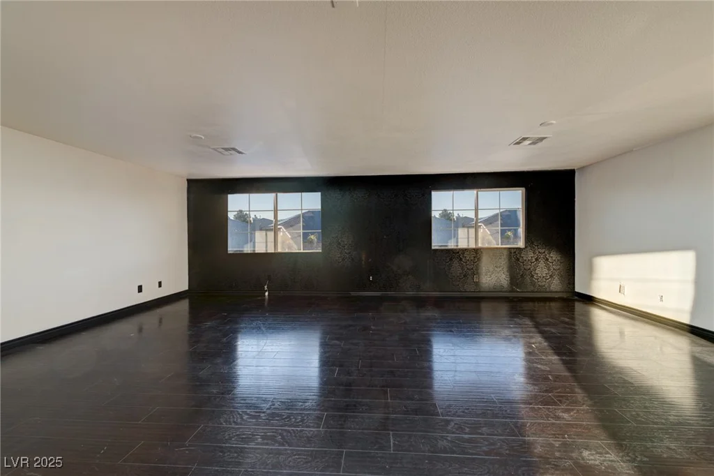 7520 Jacaranda Bay, Las Vegas, NV 89139