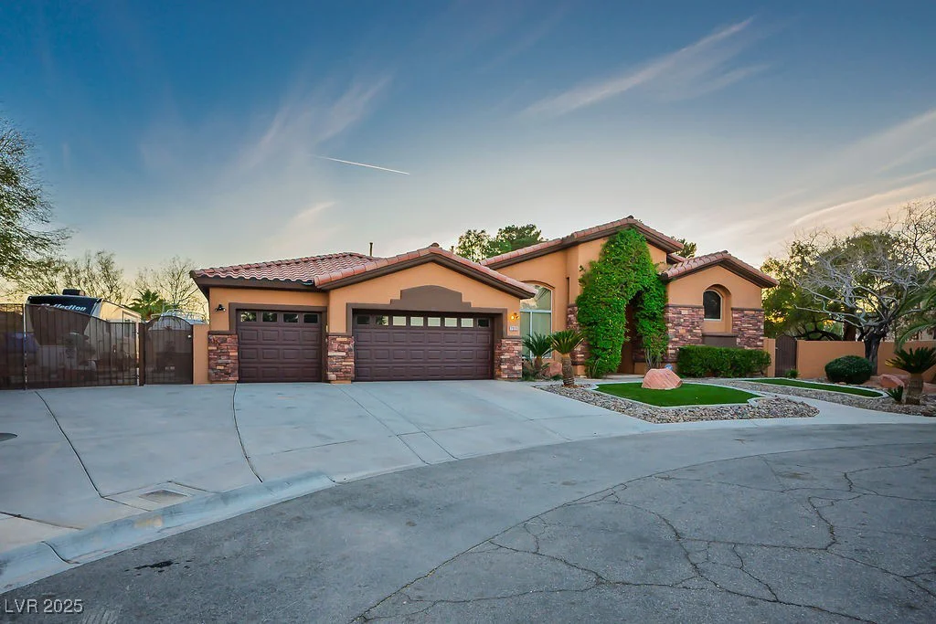 7685 Gilespie, Las Vegas, NV 89123