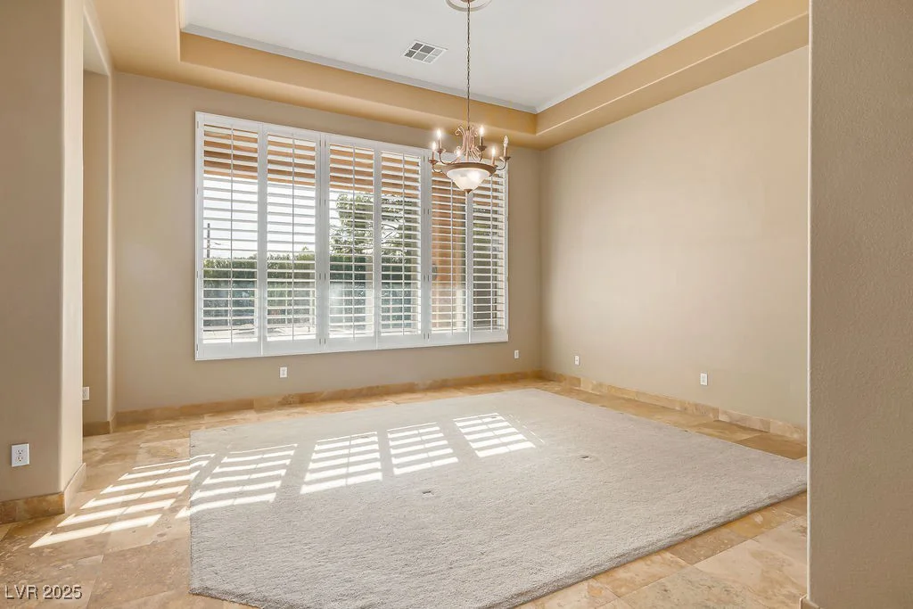 7685 Gilespie, Las Vegas, NV 89123