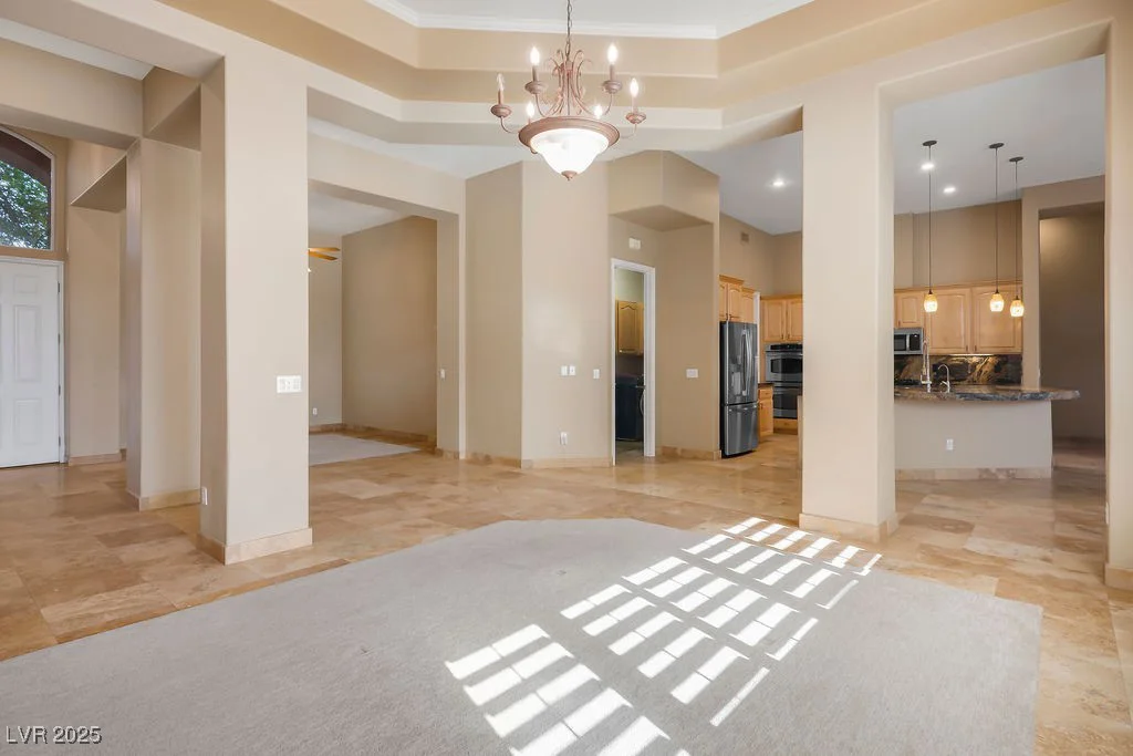7685 Gilespie, Las Vegas, NV 89123