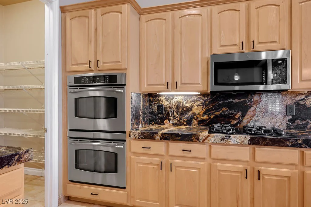 7685 Gilespie, Las Vegas, NV 89123