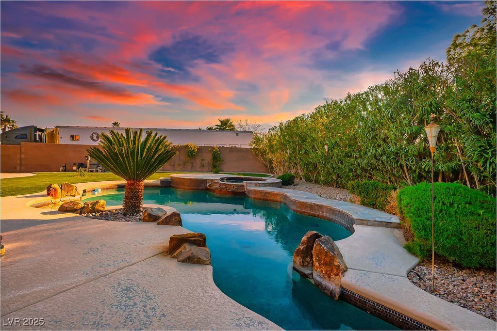 7685 Gilespie, Las Vegas, NV 89123