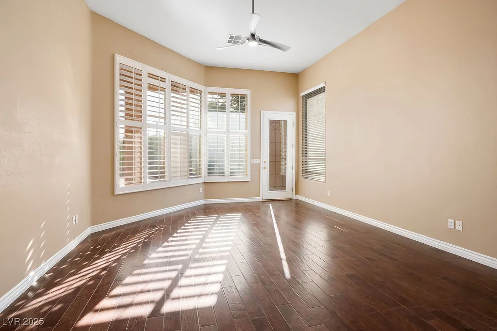 7685 Gilespie, Las Vegas, NV 89123