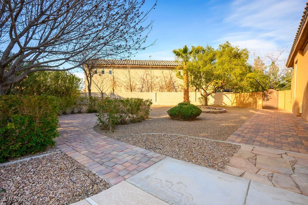 7685 Gilespie, Las Vegas, NV 89123
