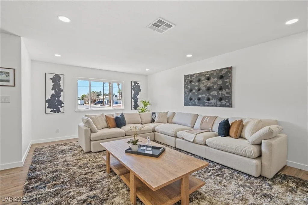 3492 Edison, Las Vegas, NV 89121