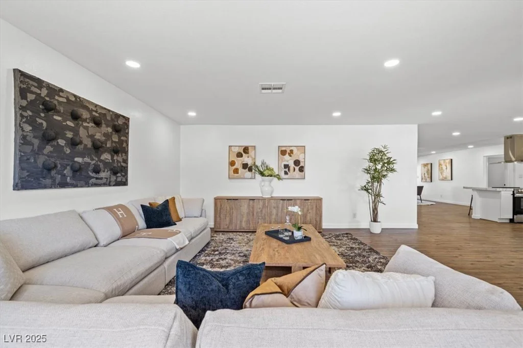 3492 Edison, Las Vegas, NV 89121
