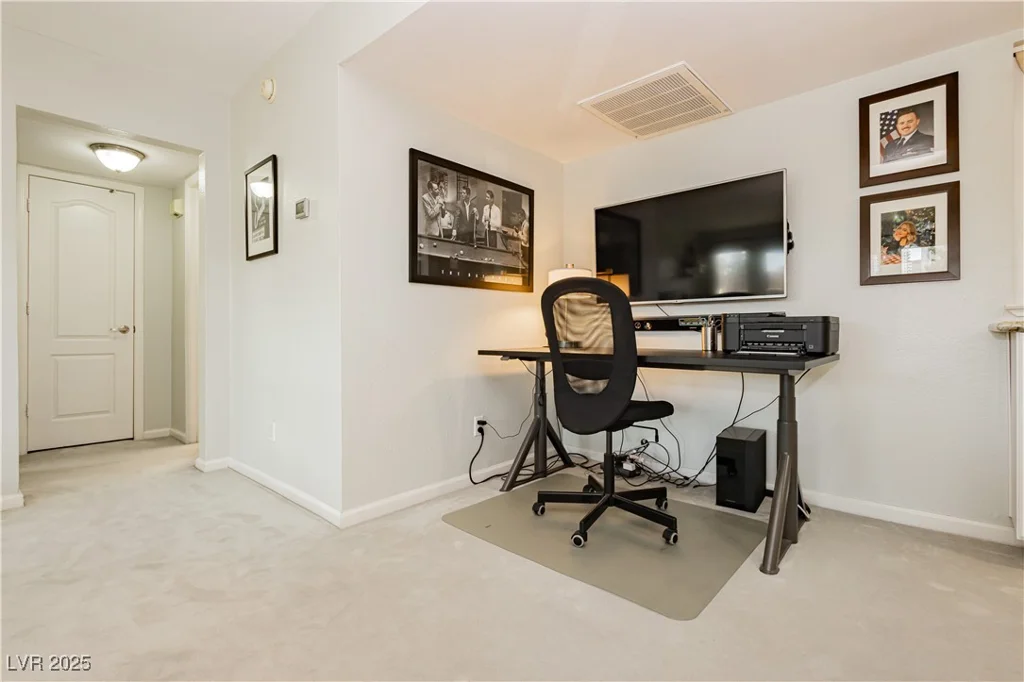 737 Oakmont, Las Vegas, NV 89109