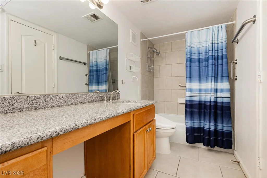 737 Oakmont, Las Vegas, NV 89109