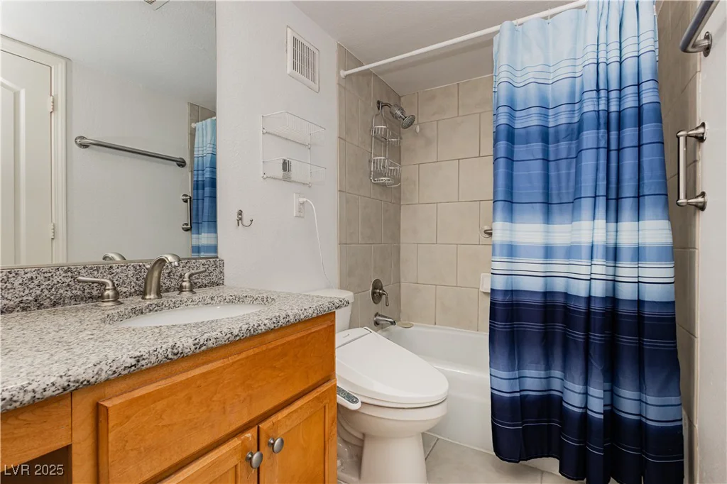 737 Oakmont, Las Vegas, NV 89109