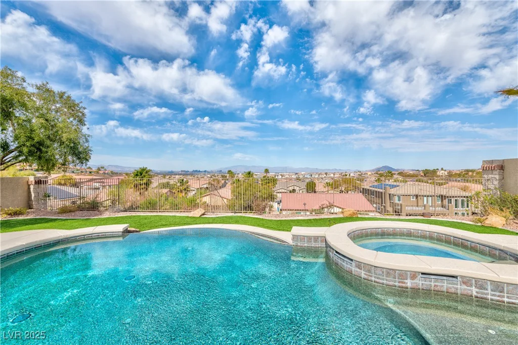 2824 Soaring Peak, Henderson, NV 89052