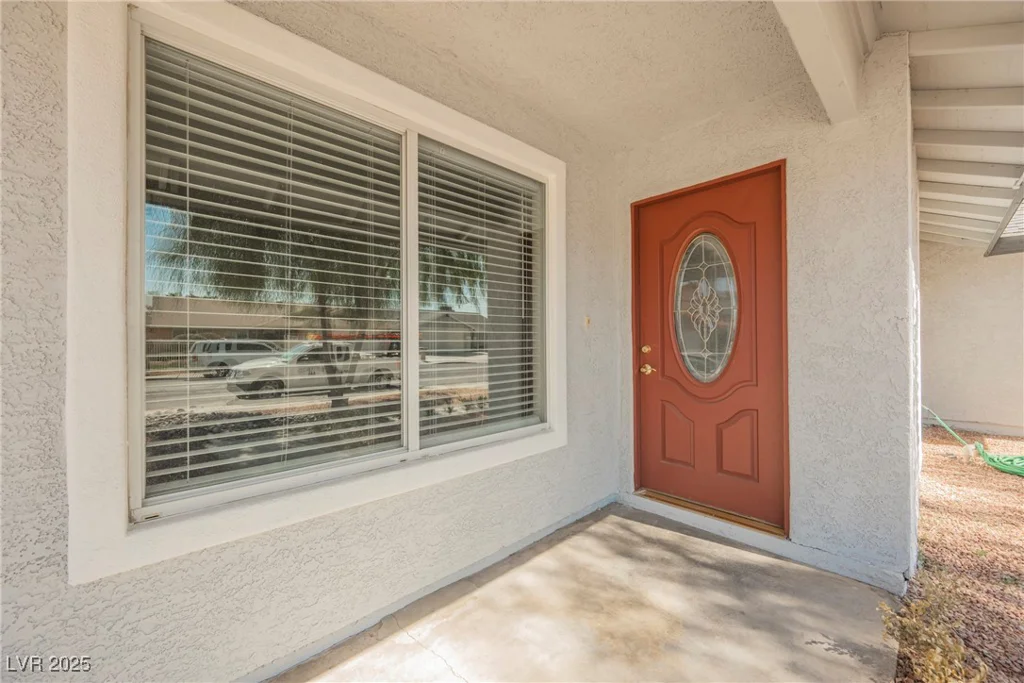 6284 Pinewood, Las Vegas, NV 89103