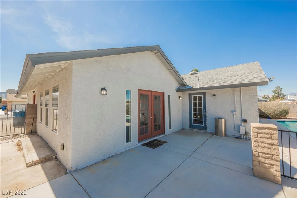 6284 Pinewood, Las Vegas, NV 89103