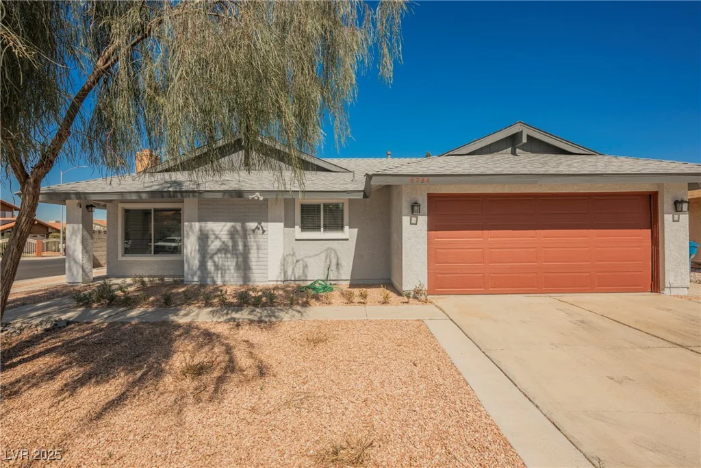 6284 Pinewood, Las Vegas, NV 89103
