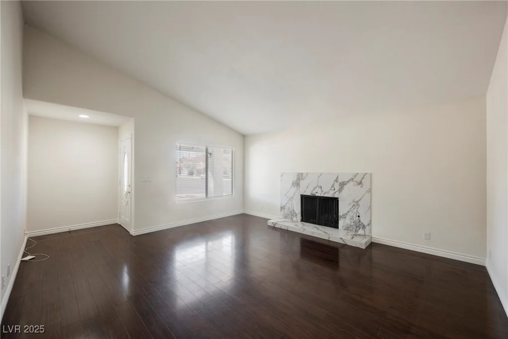 6284 Pinewood, Las Vegas, NV 89103
