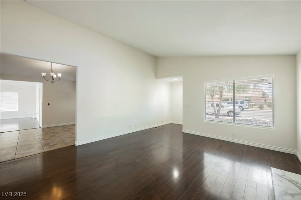 6284 Pinewood, Las Vegas, NV 89103