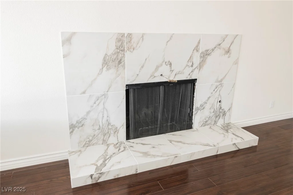 6284 Pinewood, Las Vegas, NV 89103