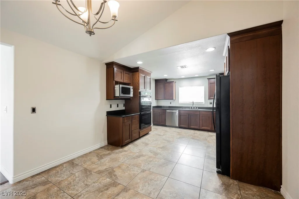 6284 Pinewood, Las Vegas, NV 89103