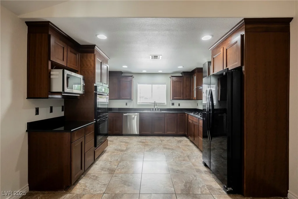 6284 Pinewood, Las Vegas, NV 89103