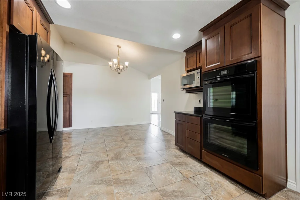 6284 Pinewood, Las Vegas, NV 89103