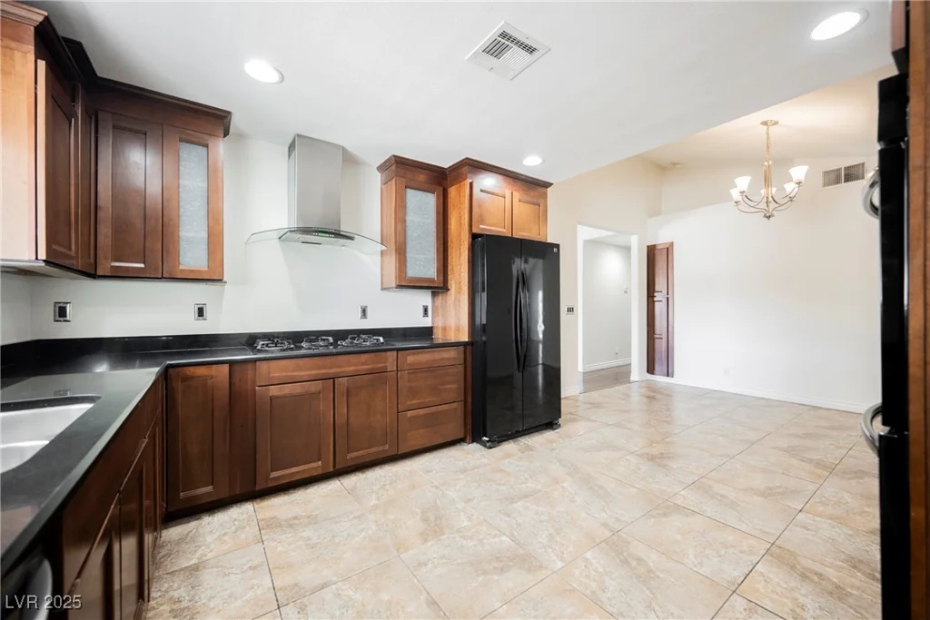 6284 Pinewood, Las Vegas, NV 89103
