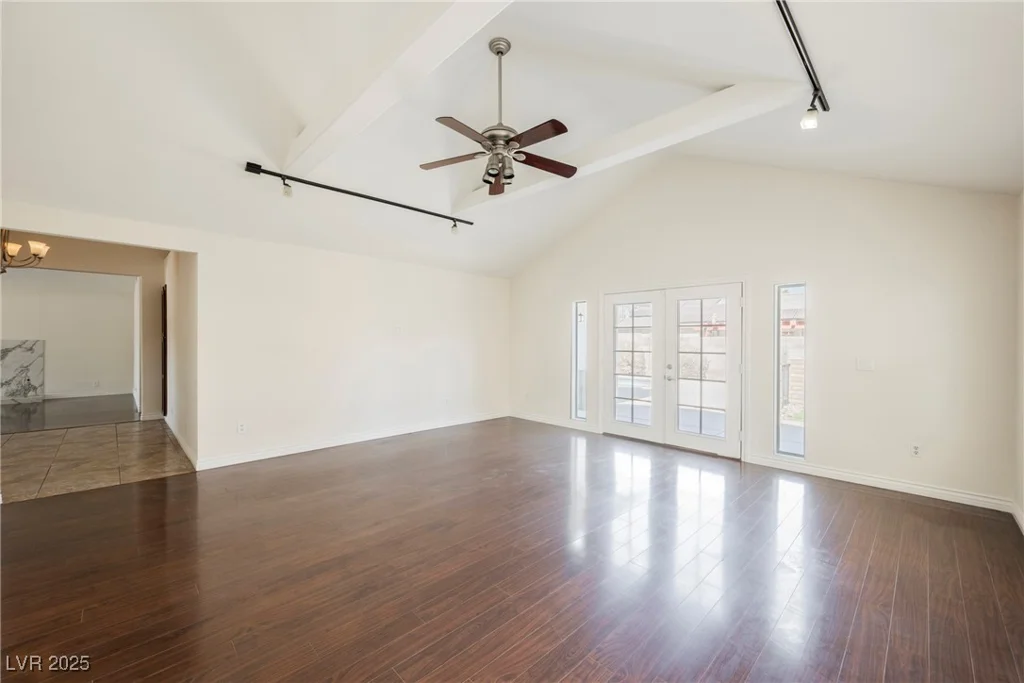 6284 Pinewood, Las Vegas, NV 89103