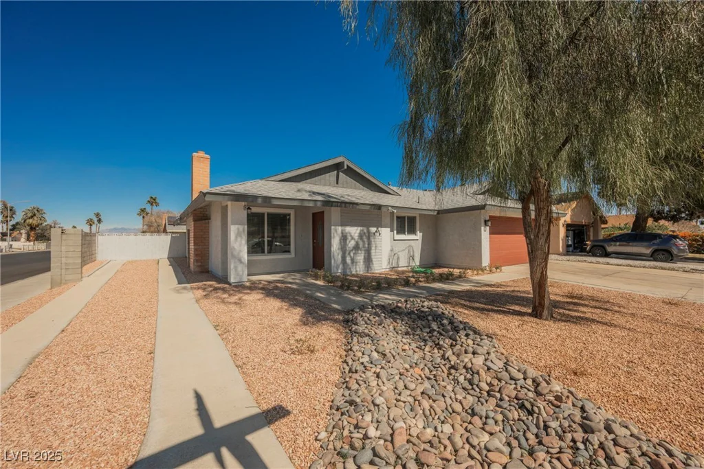 6284 Pinewood, Las Vegas, NV 89103