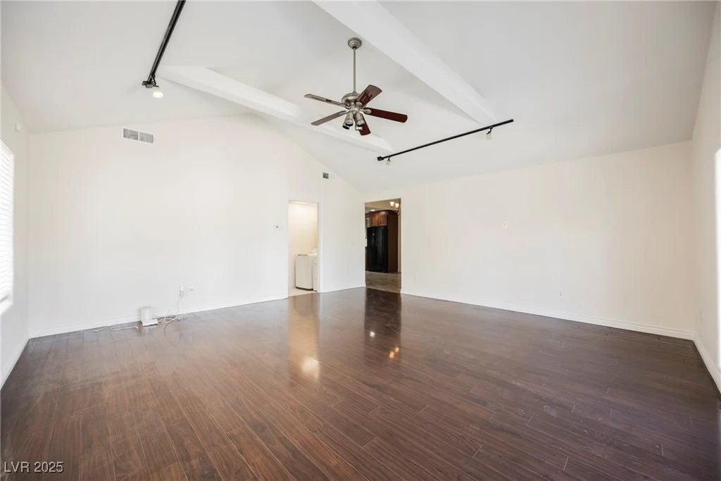 6284 Pinewood, Las Vegas, NV 89103