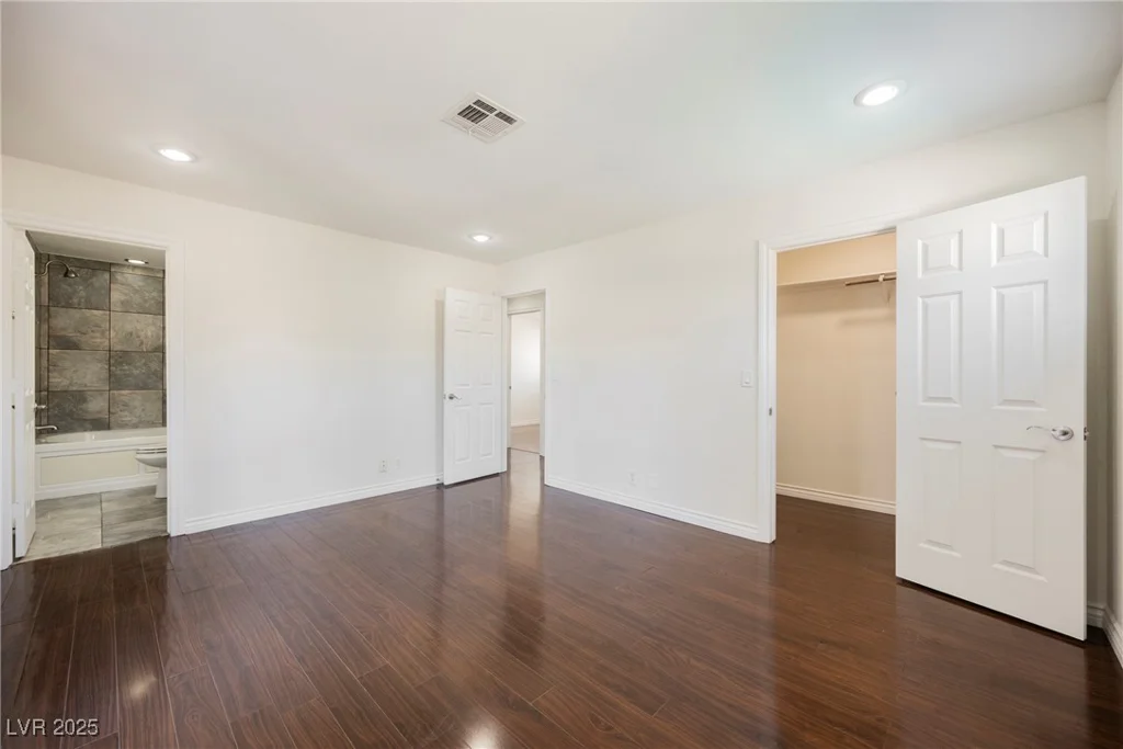 6284 Pinewood, Las Vegas, NV 89103
