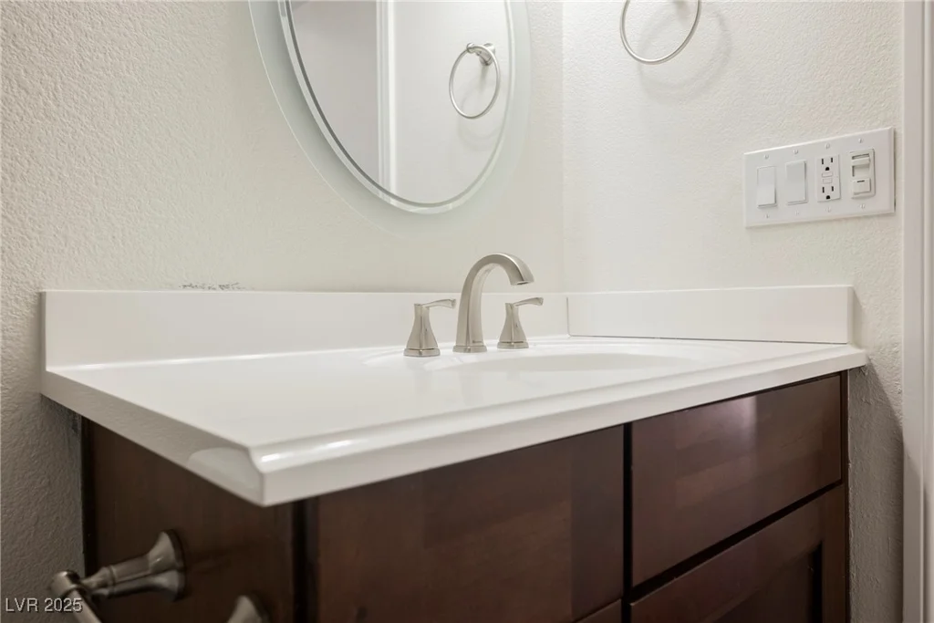 6284 Pinewood, Las Vegas, NV 89103