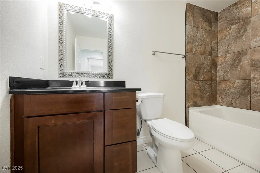 6284 Pinewood, Las Vegas, NV 89103